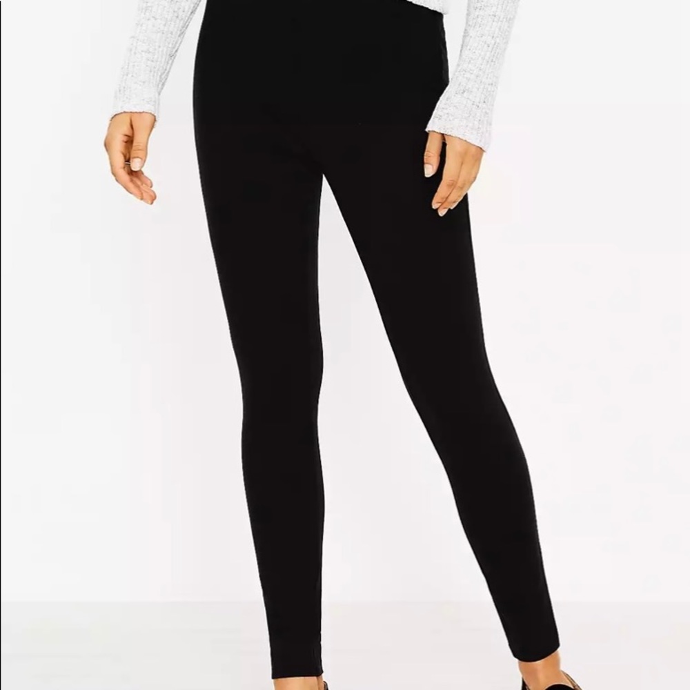 Ann Taylor LOFT black Leggings in Seamed Ponte Size Small, Great condition